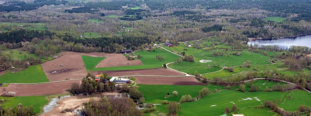 NÄMNDREDOVISNING handläggningstider och vunnit uppskattning hos både näringslivet och allmänheten. Även vårt arbete med att effektivisera och skapa goda rutiner har bidragit till framgången.