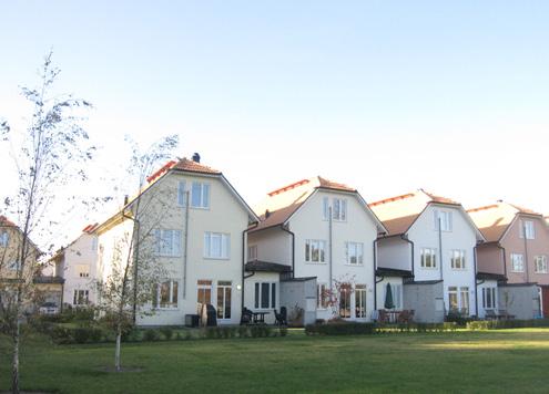 I Spånga sker kontinuerligt en förtätning där de senaste exploateringarna har inneburit såväl nya flerbostadsområden som radhusområden.