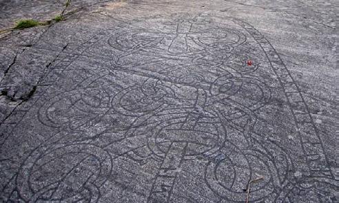 Lunda bytomt Den till ytan största lämningen i området är den forna bytomten Lunda, vilken idag genomskärs av Bergslagsvägen. Lunda by har sannolikt sina rötter i vikingatid.