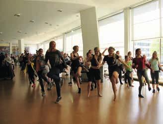 Zumba land. Under VårKultur hölls även kurser och workshopar i dans. Det gavs bland annat möjlighet att prova på Folk- Jam, DanceHall och Zumba.