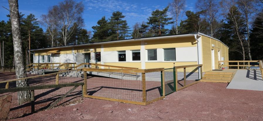 Maten lagas till stor del ekologiskt (till båda avdelningarna) i det röda huset. Avdelning; Myran 14 platser 1-3 år Tel: 31802 Mobil: 0457-33 55 600 Mailadress: myran.overbydaghem@jomala.