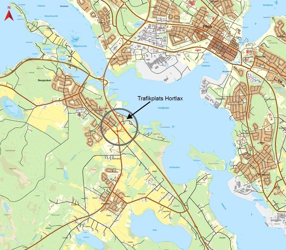 1. Förutsättningar Allmänt På uppdrag av Trafikverket upprättar Sweco en vägplan för anläggande av en ny trafikplats vid befintlig lokalbro ca 1.3 km söder om befintlig trafikplats vid Bergsviken.