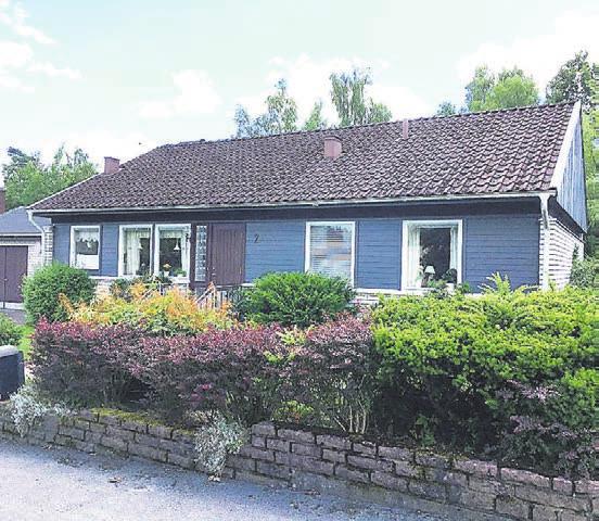 Mn sker kvinnor. Mycket undergiven man i 60-rs ldern sker en mycket bestmd och dominant kvinna. Dock inte ver 60 r utan helst yngre. Jag vill att du Ls veckans kontaktannonser garagesale24.net