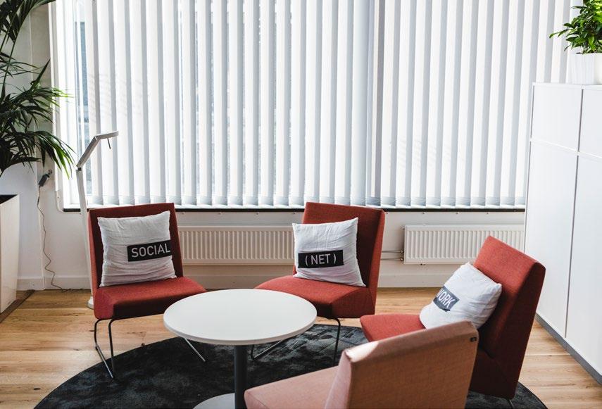 Samhällsansvar Hållbarhet & CSR Samhällsansvar Corporate Social Responsibility är idén om företagens ansvar för den egna verksamhetens konsekvenser för samhället.