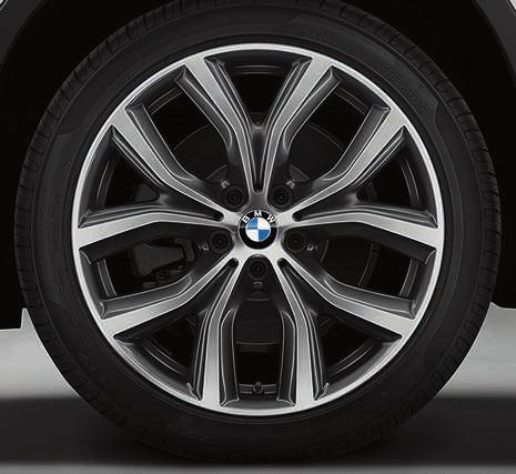 [ 04 ] 17" lättmetallfälgar Dubbeleker 385, 7,5 J x 17, däck 225/55 R 17.
