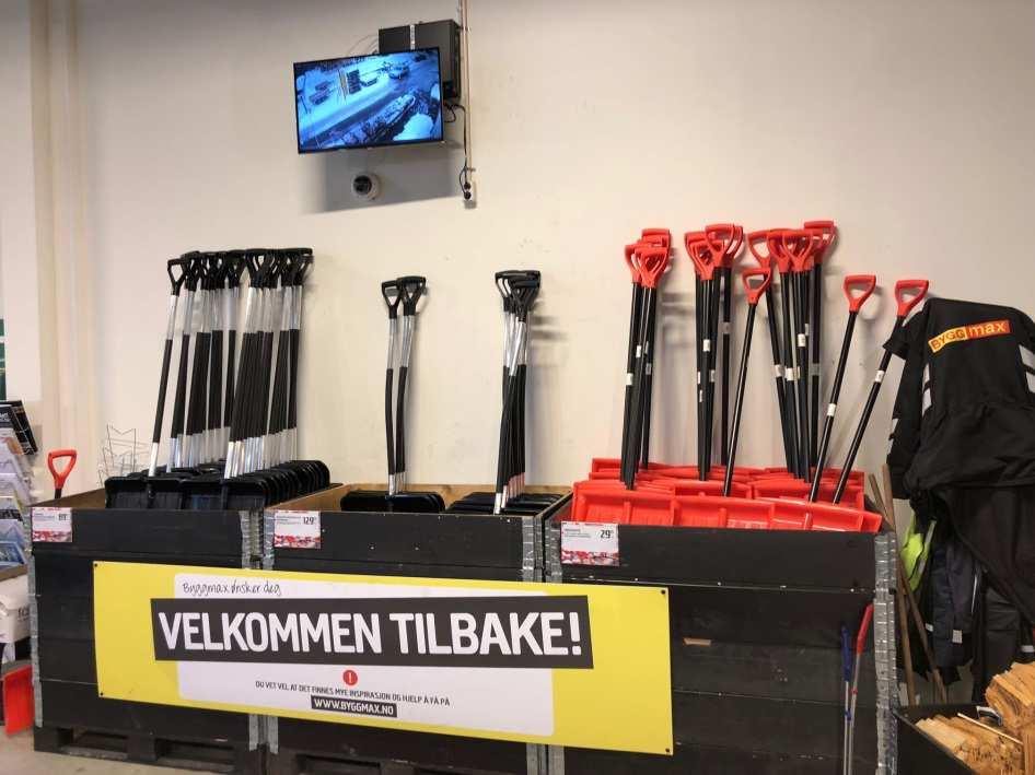 Genomförda förbättringar gav positiva effekter. Bruttomarginalen stärktes till 32,0 procent, en ökning med 1.7 procentenheter jämfört med samma period föregående år.