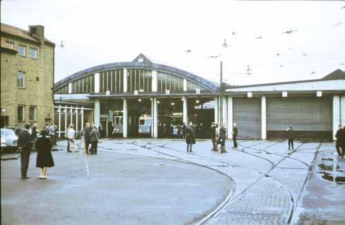 Jag bodde bara några kvarter från vagnhallen, som passerades på väg till skolan. Inte konstigt att jag tidigt blev intresserad av spårvagnar.