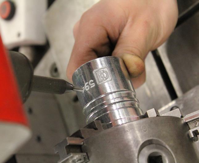 specialslangar som metallslang, Spir Star-slang och kompositslang krävs speciell kompetens och den har vi samlat på Hydroscand Special Hoses i Motala.