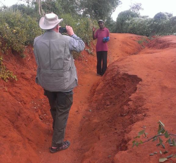 Årsmötet ägde rum 18 april och PhD Emma Elfversson från Freds- och konflikt vid Uppsala universitet inledde och berättade på ett mycket trevligt sätt om den aktuella händelseutvecklingen i Kenya