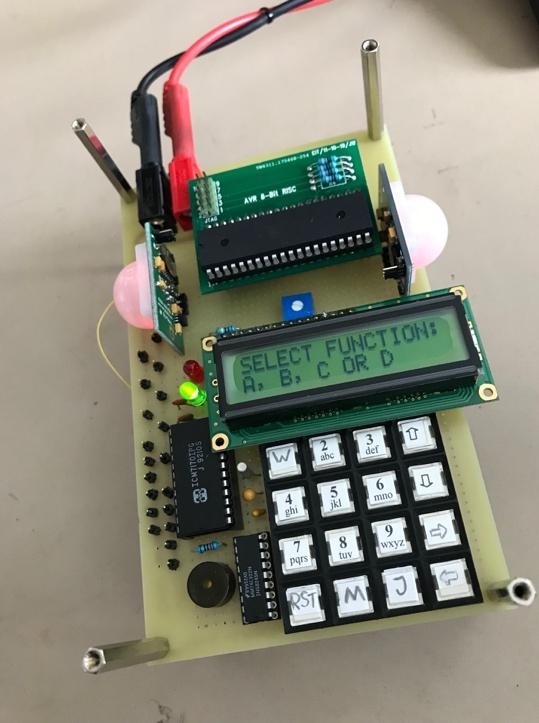 Krav 10: Larmsystem ska ge en sakenlig återkoppling via en inkopplad LCD-display innehållande information. 3.3. Användarfall 3.3.1. Användarfall A: Användare aktiverar larmsystem Premiss: Larmsystem är deaktivt, prototyp är strömförsörjd och grön LED-lampa lyser.