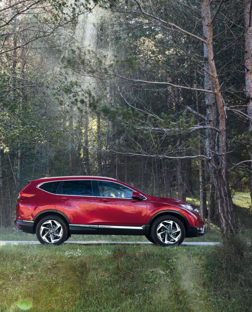 18 Modellen som visas är CR-V 1,5 VTEC TURBO