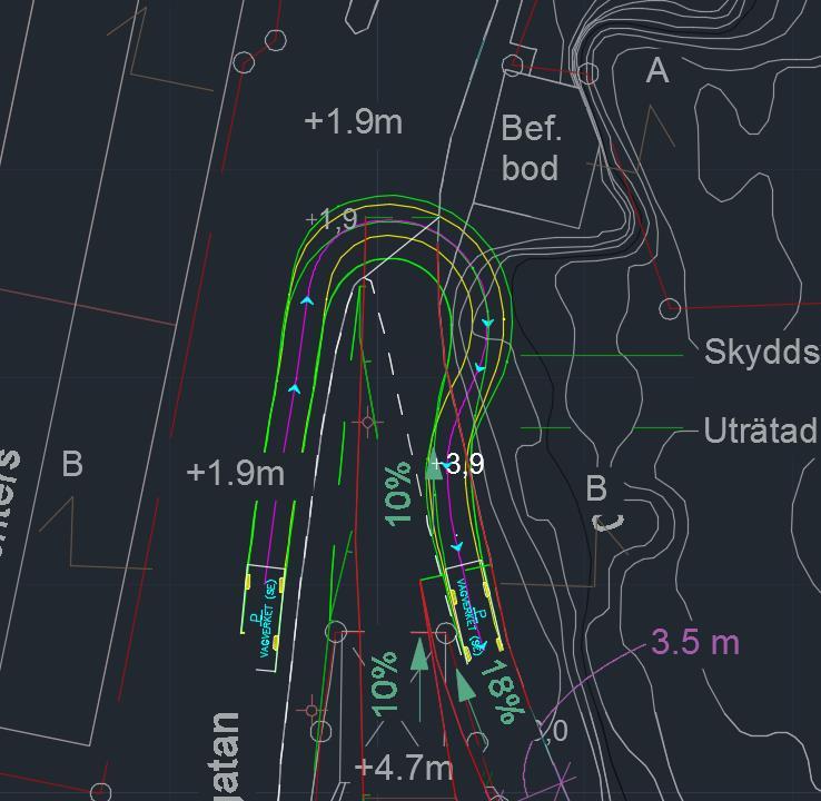 2 Tillgänglighet och framkomlighet 2.1 Korsningen i plan Utrymmet och sikten i plan i korsningen är begränsad, tillsammans med en brant lutning på Utsiktsgatan och snäva vinklar.