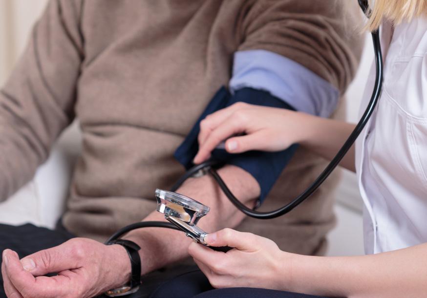 Vårdcentralerna är grundbulten i sjukvården och behöver tydliga satsningar för att stärkas. Det är de som ska vara den första vägen in i den skånska sjukvården för dig som patient.