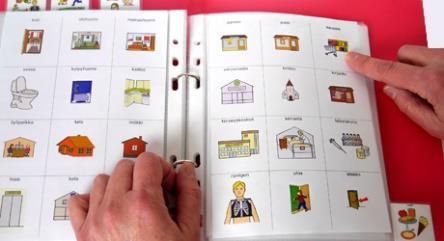 Du kan skapa sekvenser av bilder och motiv som lämpar sig för sånger, ramsor och spel med mera. Det finns 27000 bilder att välja på alla licensierade under Creative Commons.