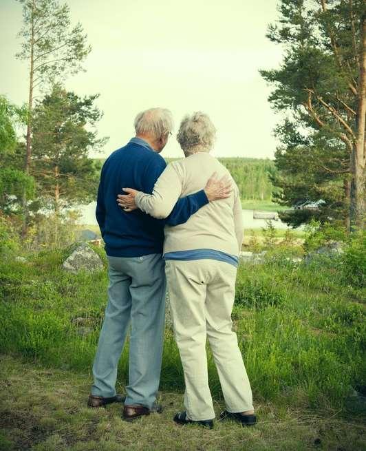 Äldreomsorg - mål Stödja äldre personer att leva ett självständigt liv (Hälsa och social sammanhållning) Utveckling av