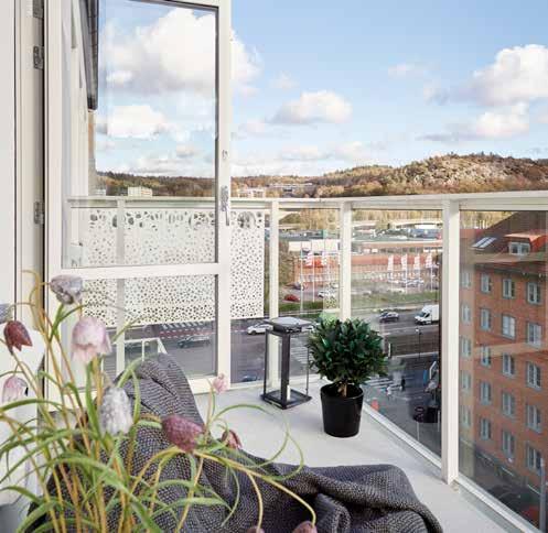 till vardagsrum och kök.