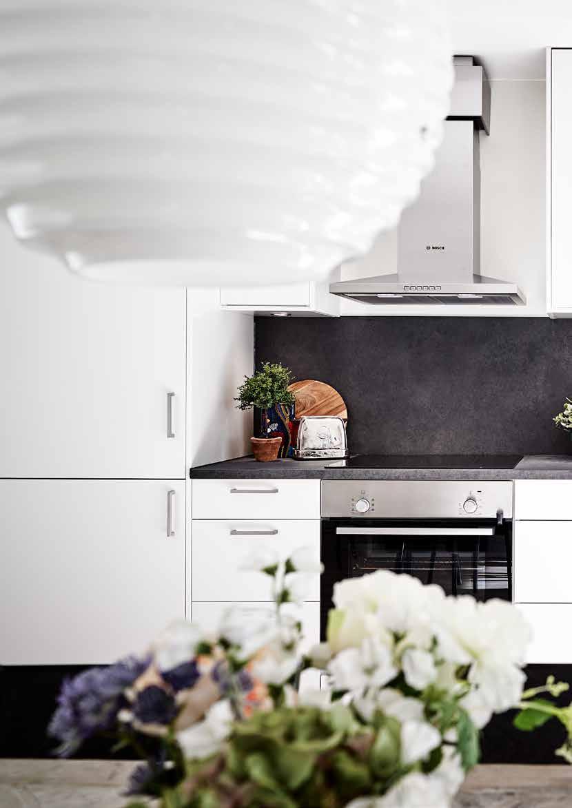 Hitta hem till en stor ljus tvåa i etage Välkommen in