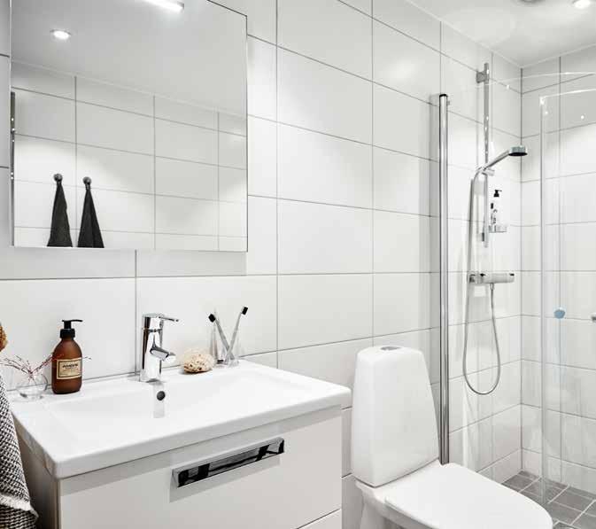 6 Studio 256, öteborg Det ljusa helkaklade badrummet