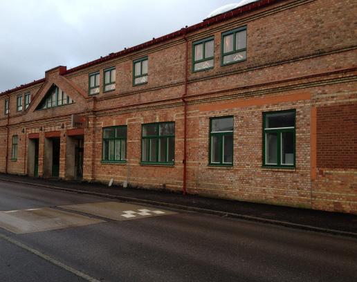 Österbodarna. Säveån och dess dalgång har haft stor betydelse för staden Alingsås framväxt, där vattenkraften har varit viktig för industrier och annan verksamhet.