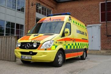 Ambulanssjukvården i Västra Götalandsregionen ansvarar för 1,7 miljoner invånare 48 stationer 89 ambulanser dagtid