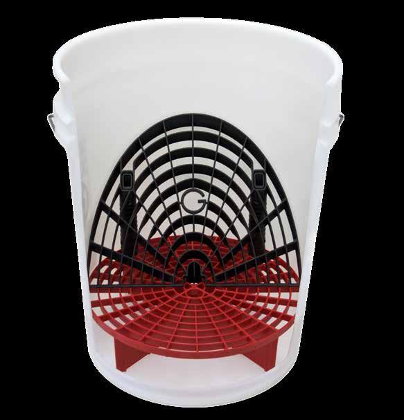 Diameter: 264 mm. Höjd: 64 mm. Färg: röd.