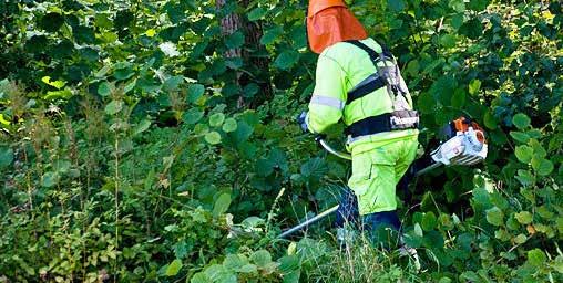 stålklinga med mycket god avverkningsförmåga för all slags krävande röjning. Filas med flatfil.