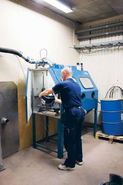 108MM Ø 0,11M Ø Stationära vakuumsystem 5 DC Box paket DC boxen är ett specialdesignat dragskåp för sanering av mindre stoftavskiljare och handverktyg.