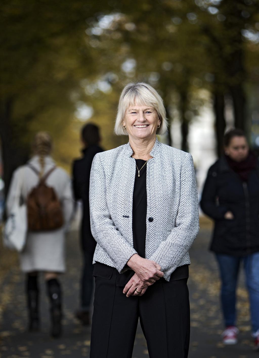 REKTOR HAR ORDET 2015 har på många sätt varit ett händelserikt år. Tydligare än på länge har vi blivit påminda om vikten av vårt samhällsansvar och globala engagemang.