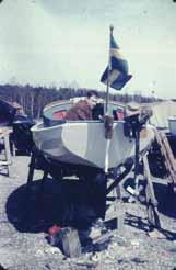 November 1961 Beslutade styrelsen förelägga Höstmötet följande angelägenhet för beslut; - att inköpa 50 ovala och 50 runda mösskokarder till ett offererat pris av kr. 2:35 pr st.