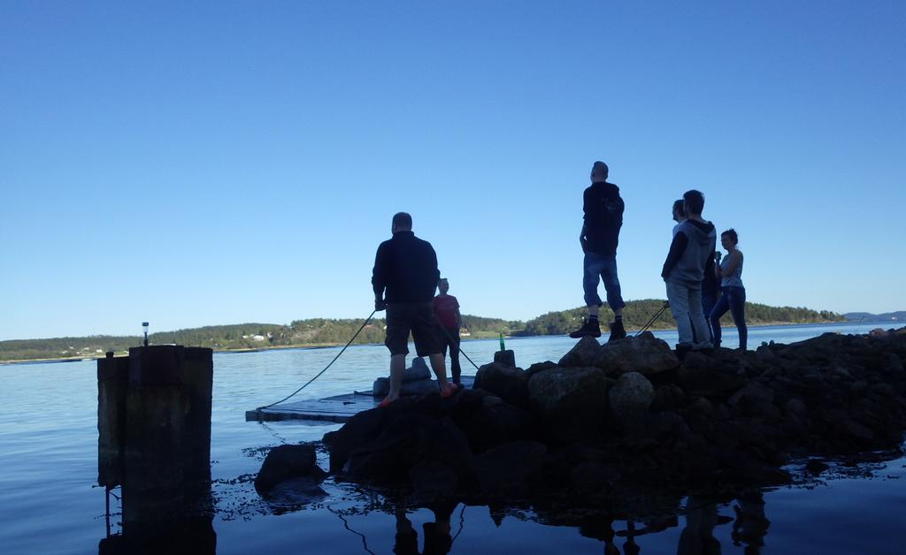 Extra tanke till våra medlemar Vi vill att alla tänker på trivseln på Korstensholmen. I Sandhamn (kuren) plockar du alltid undan efter dig och torkar av bordet. Ditt skräp tar du alltid hand om själv.