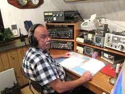 Ledaren SM5DBZ Sven-Gösta Hej! Är vid årsmötet vald till sekreterare. Är född 1945 och har varit bosatt i Lysekil. Numera är jag bosatt i Saltkällan i det inre av Gullmarsfjorden JO58UK.