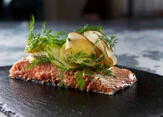 Smakfullt VECKA 45-52, 5/11 28/12 2018 blåbärssill 10 portioner 4 dl ättika 8 dl socker 12 dl vatten 100 g blåbärspuré 250 g blåbär 1 lagerblad 1 tsk svartpepparkorn 2 st kryddpepparkorn 2 blad