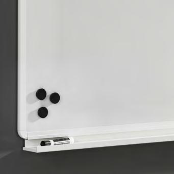 Skrivtavla Uniti Design Abstracta UNITI SKRIVTAVLA Vitanodiserad, inkl. pennhylla Skrivtavla Uniti vit ram inkl. pennhylla L=400 618x948 Skrivtavla Uniti vit ram inkl.