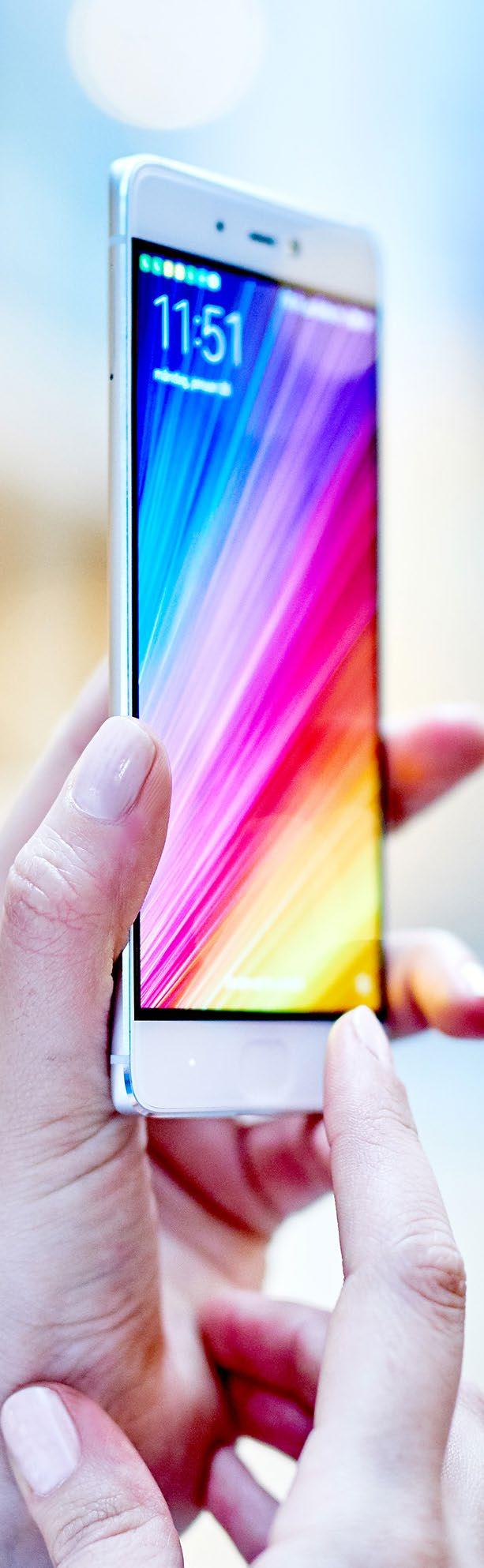 20 Fingerprint Technology Precise BioMatch Mobile, standard för mobilbranschen Att trycka på knappar och komma ihåg PIN-koder är snart ett minne blott.