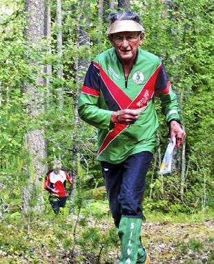 Som vanligt när vi arrangerar veterantävlingarna i Västerås utkanter får löparna efter löpningen åka till Orientalen för dusch, fika och resultatgivning.