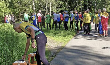 Per Haeppling I linje med vårtraditionen genomför klubbarna i distriktet en parkorientering på tisdagkvällarna.
