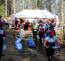 Korsord nr 2-2017 Vågrätt: Lodrätt: Foton: Familjen Törnroth Trodde att jag skulle bli bland dom absolut sista, men det var tydligen inte bara jag som hade det tufft i skogen... 1. Nobbar nubbe 10.