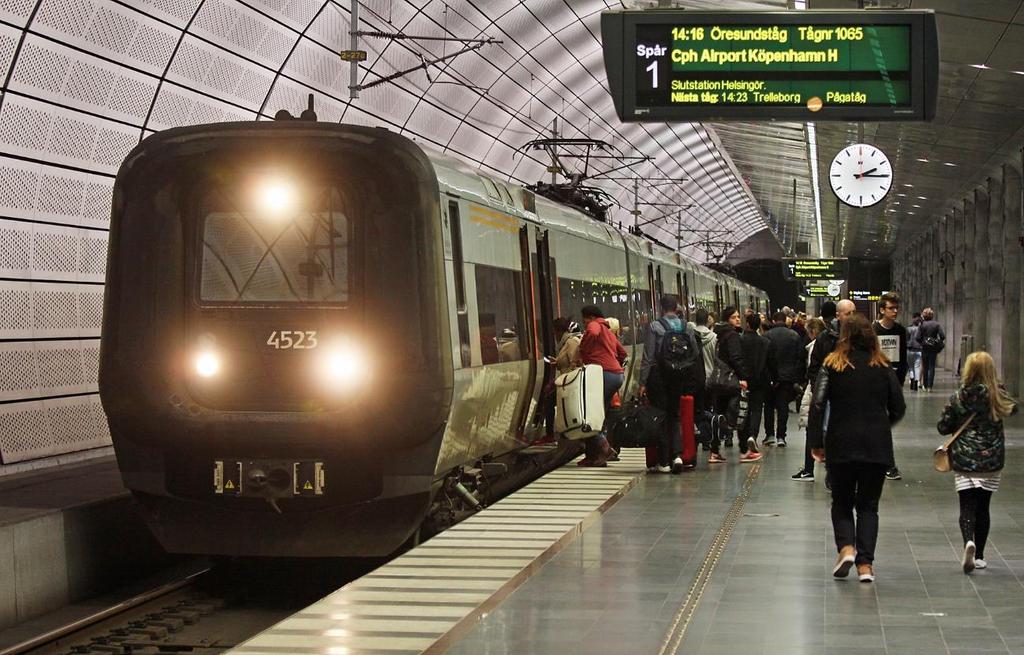 Den har uppgångar i båda ändar och en karaktär av pendeltågsstation, det vill säga ingen särskild
