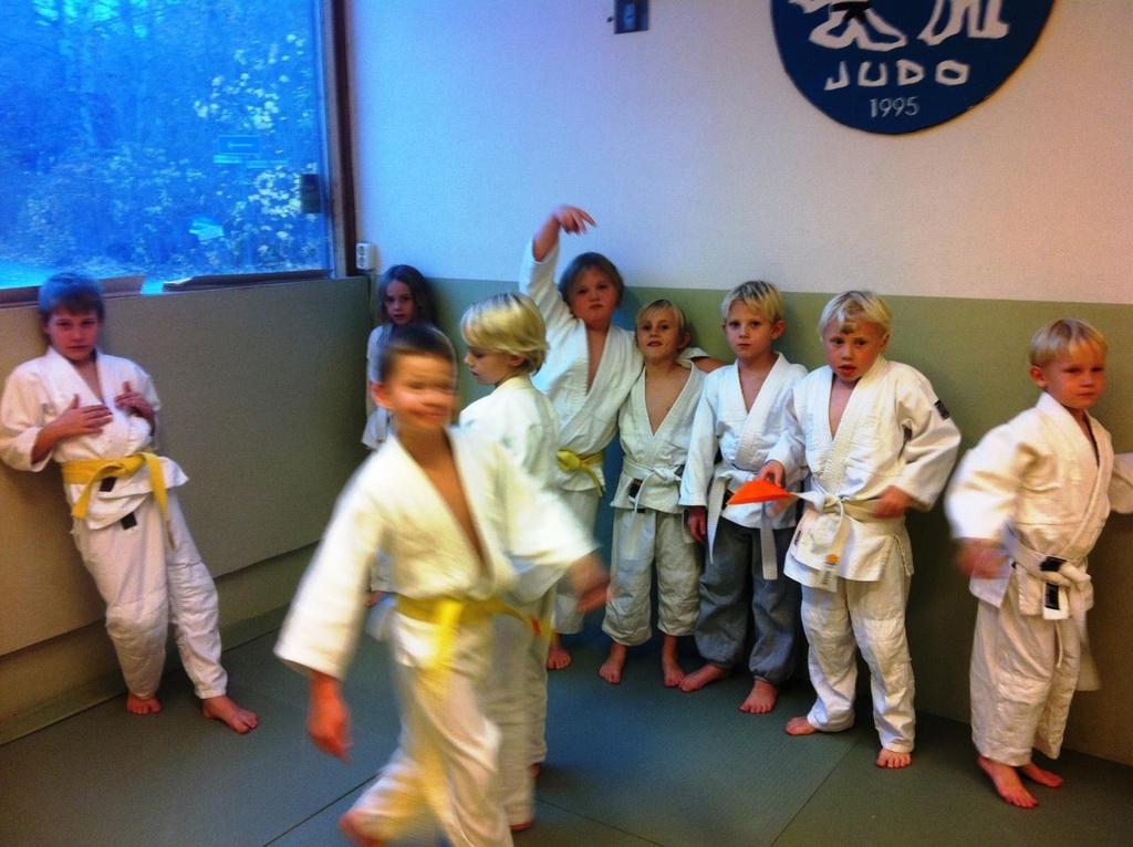 NOVEMBER 2011 SALTSJÖ JUDOKLUBBS NÄTTIDNING Judo Fritids Under höstlovet arrangerade vi judofritids på klubben.