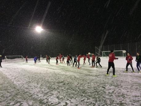 P 00/99 - INFÖR SÄSONGEN 2015 I skrivande stund har det snöat i drygt ett dygn så fotbollssäsongen känns väldigt långt bort.