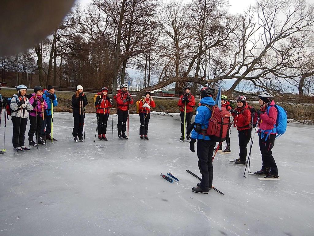 21/1-2017 Sigtunafjärden o Skarven Nästintill perfekt på Sigtunafjärden o Skarven: Dagens Främjartur i grupp fyra tempo på Sigtunafjärden och Skarven samlade 11 deltagare.