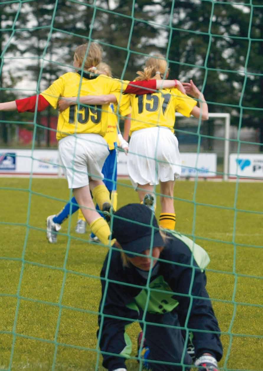 familj spelaren i centrum skola känslomässigt stöd lagom utmaning konkret hjälp markservice ge kompletterande perspektiv till idrotten goda förebilder förening utbilda i färdigheter