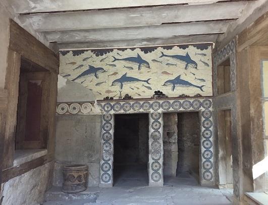 Sida 5 (6) Palatset i Knossos som grävdes ut och delvis rekonstruerades med hjälp av betong i början av 1900-talet, enligt den tidens