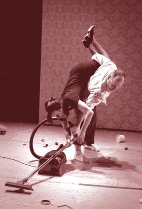 Brev från Dansbiennalen DET VAR JU DANSBIENNAL i Malmö i slutet av april. I tre dagar vandrade jag från den ena lokalen till den andra.