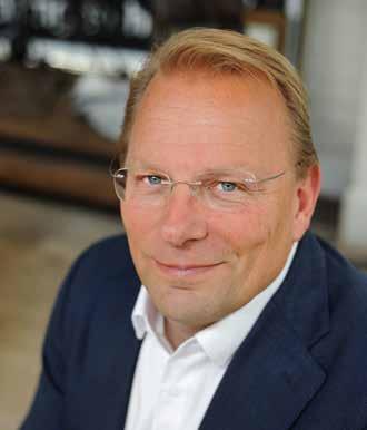På vissa marknader och via vissa kanaler så bokas redan över 50 % av hotellnätterna direkt via mobilen. Många resenärer använder sedan flera år mobilen för att checka in när de flyger.