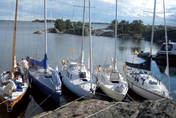 eskader 5på äventyr D e f l e s t a b å t a r n a kom till Sandhamnspuben på lördagen.