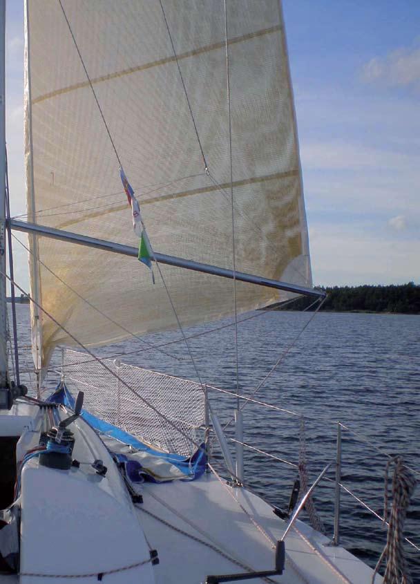 Annons program 2012 måndagar Matchraceträning (årsaktivitet i fasta team) på måndagar hela säsongen from april januari l 9 Pub: Waterline Design och Masterpocket l Isjaktssegling, inklusive