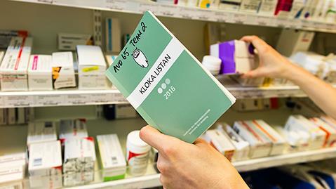 Foto: Anna Molander Digitalisering på Klinisk patologi och cytologi minskar pappersförbrukning och frigör utrymme På speciallaboratoriet för flödescytometri (FACS) i Huddinge och Solna vid FO Klinisk