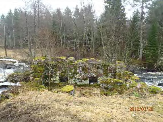 Biotopkarteringar i Säveån 2011-2012 BILAGA 1 Säveåns huvudfåra 2013-02-04 Hedeskvarn Koordinater: 6432032:1319078 Beskrivning: Mycket fin blockrik