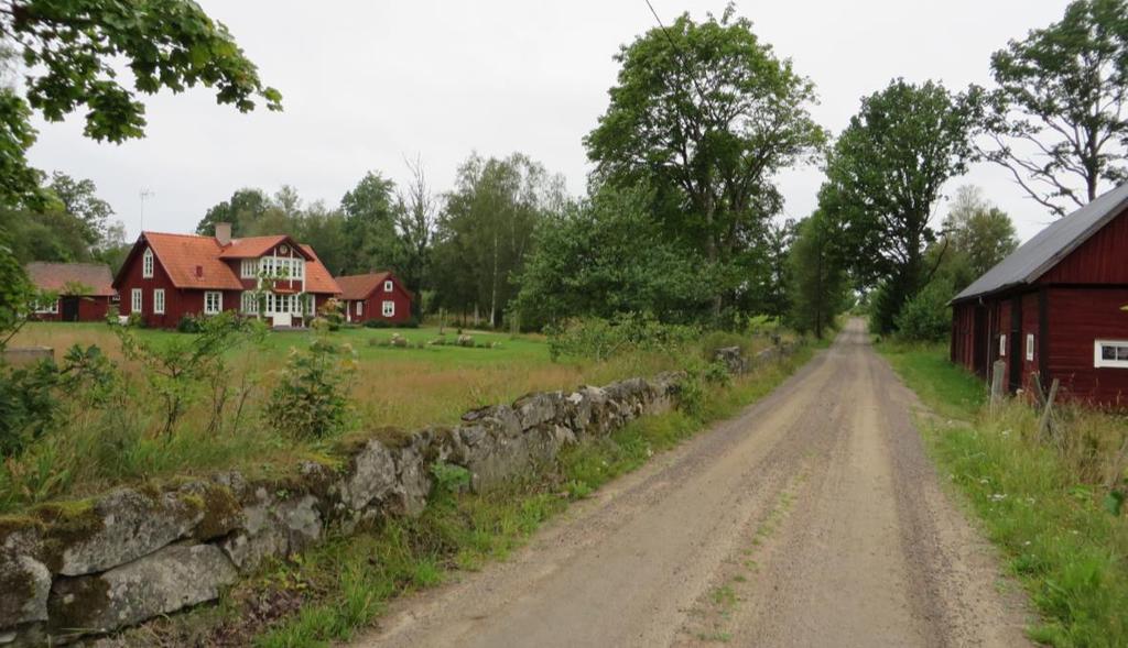 Harebo 1:24, mangårdsbyggnad och ladugård.